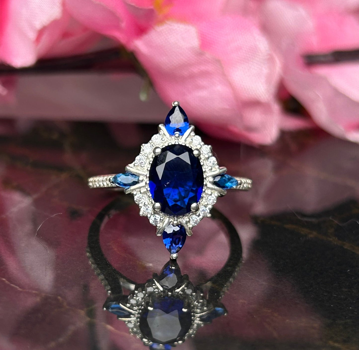 Antiker Blauer Saphir Halo Diamant Ring- Vintage Ehering- Romantischer Ring für Frauen