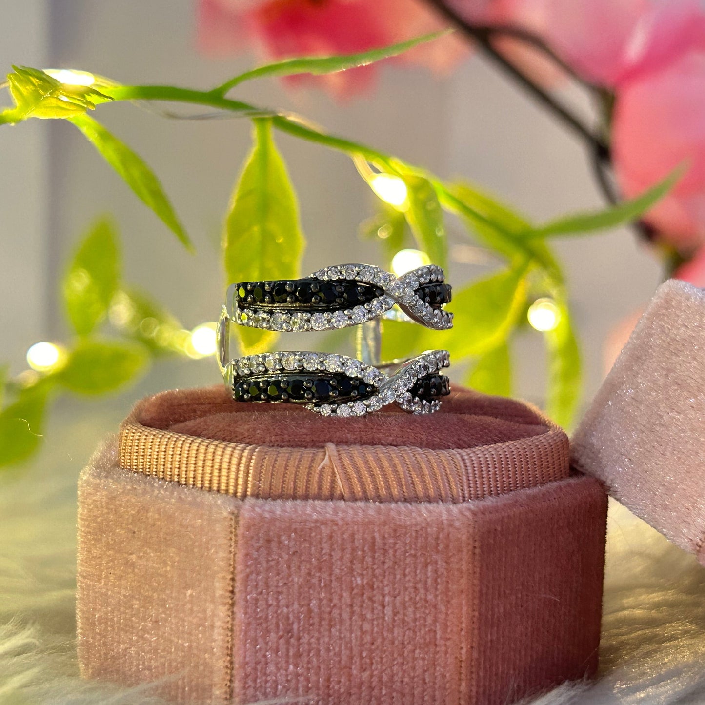 Art Deco Ringverstärkung aus schwarzem Onyx und Moissanit - Verlobungsringschutz für Frauen