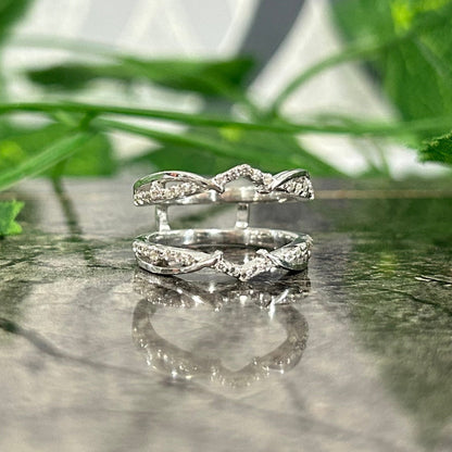 Verlobungsring mit natürlichem braunem Halo-Diamant