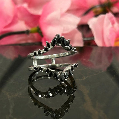 Envoltura mejorada de anillo de bodas de diamantes blancos y negros