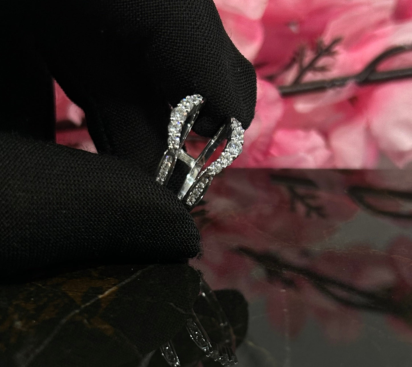 Envoltura potenciadora de anillo de bodas de diamantes 